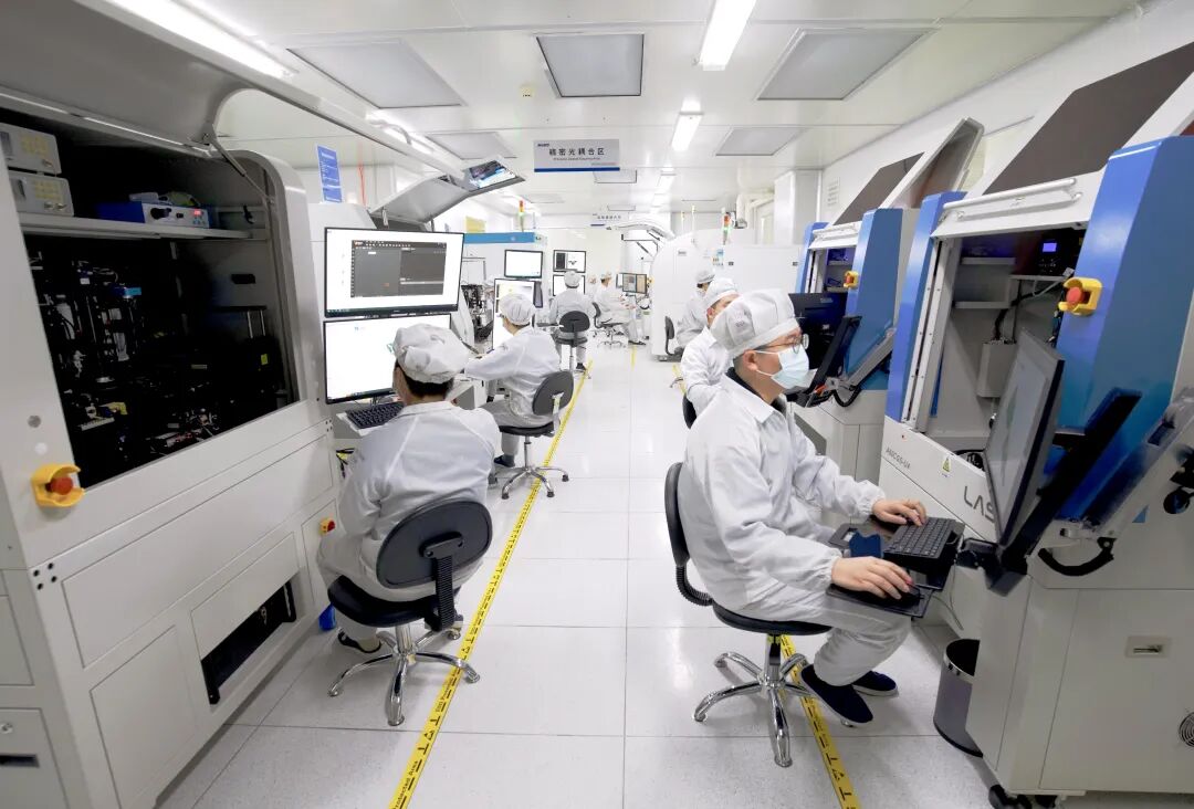 Launch of the First Domestic 12-Inch Silicon Photonic Wafer Service Based on National Information Optoelectronics Innovation Center