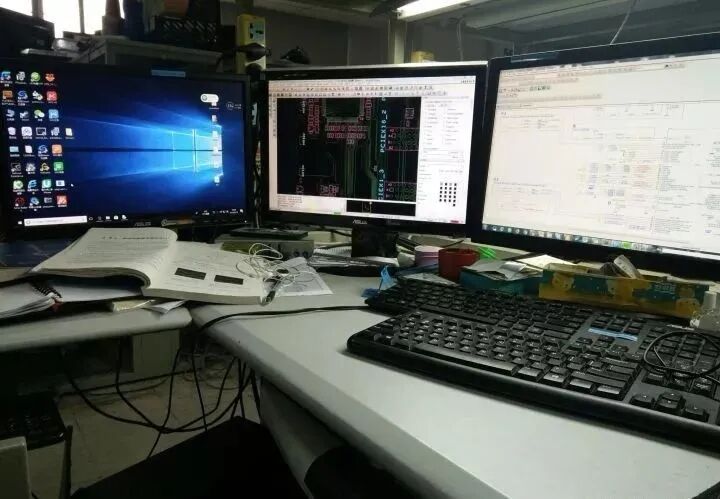 A Look at the Workspaces of Embedded Engineers