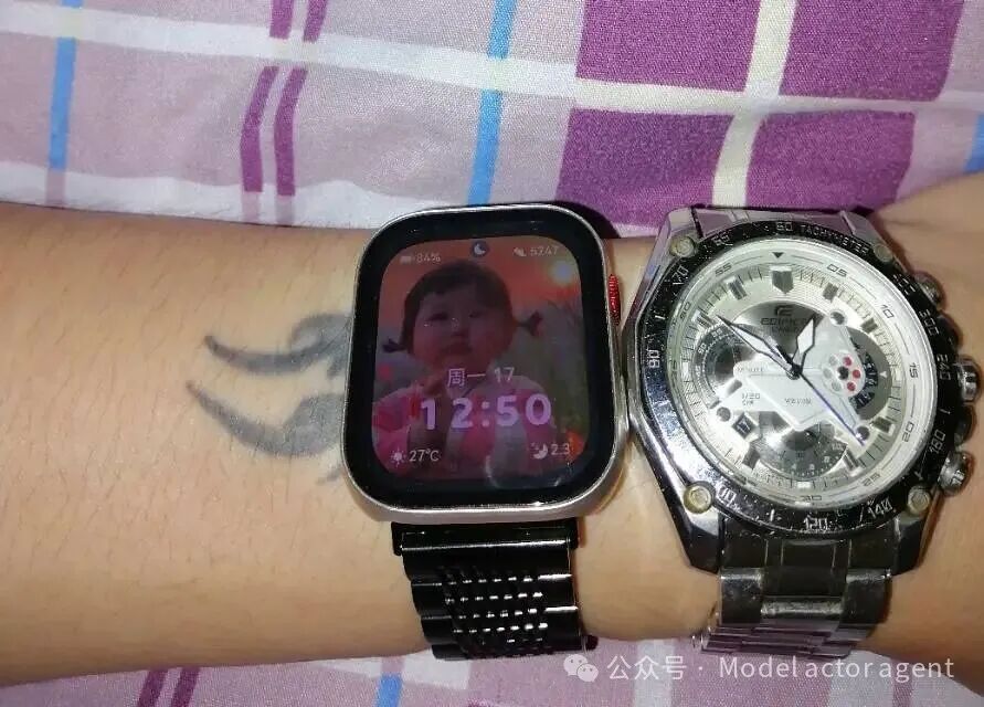 Comparison of Smart Watches vs Traditional Quartz Watches