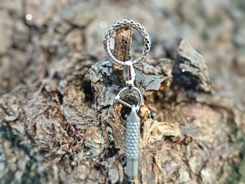 3D Printing with Apple-Origin Titanium Powder! FEGVE Titanium Alloy Keychain and Whistle Experience