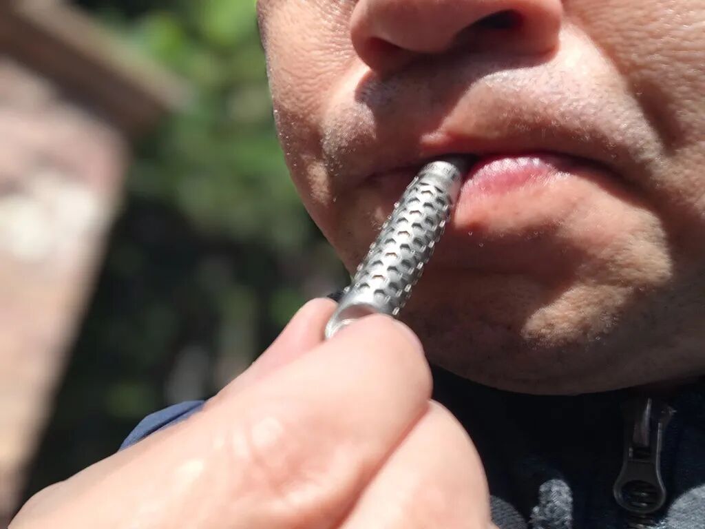 3D Printing with Apple-Origin Titanium Powder! FEGVE Titanium Alloy Keychain and Whistle Experience