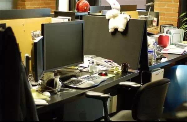 A Look at the Workspaces of Embedded Engineers