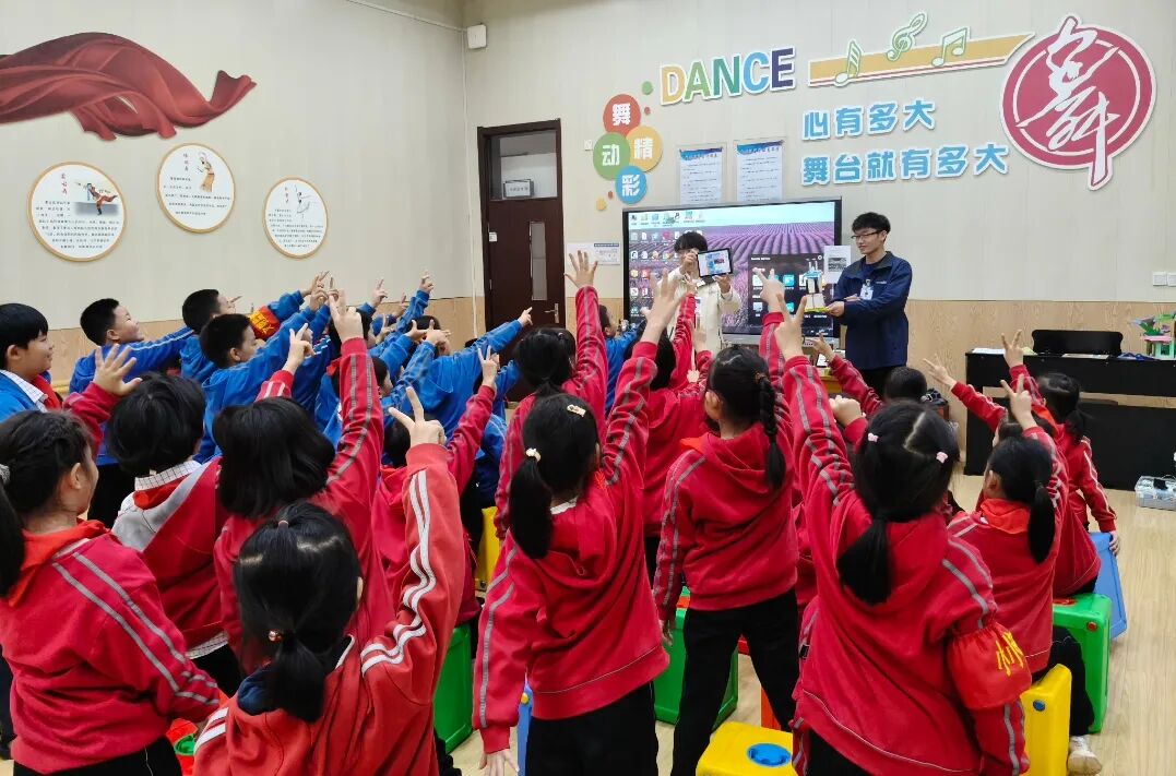 Cultivating a Bright Future: Class-Based Curriculum on AI Robotics