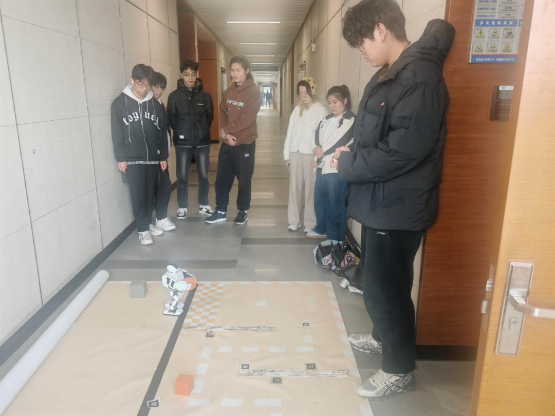 A Fascinating Journey of IoT "Device Competition": Launching an Immersive Robotics Practical Class