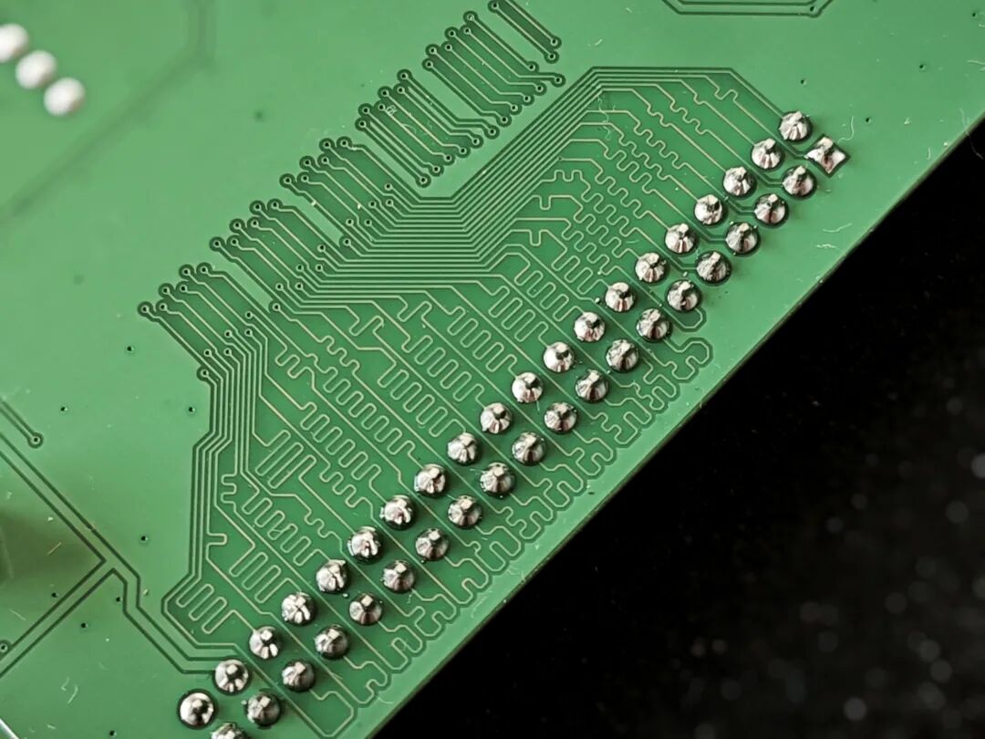 Review of a Second-Hand FPGA Development Board: An Affordable Entry-Level FPGA Tool!