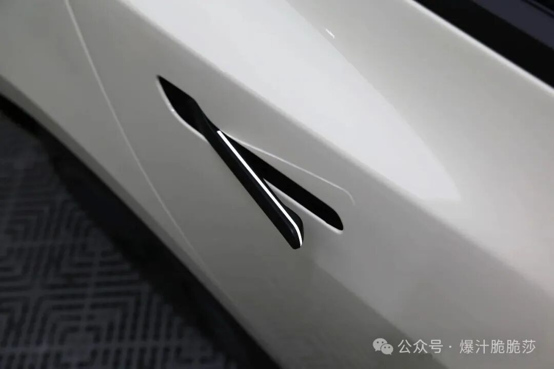40°C in the Car: A Review of the 'Anti-Human' Designs in New Energy Vehicles!