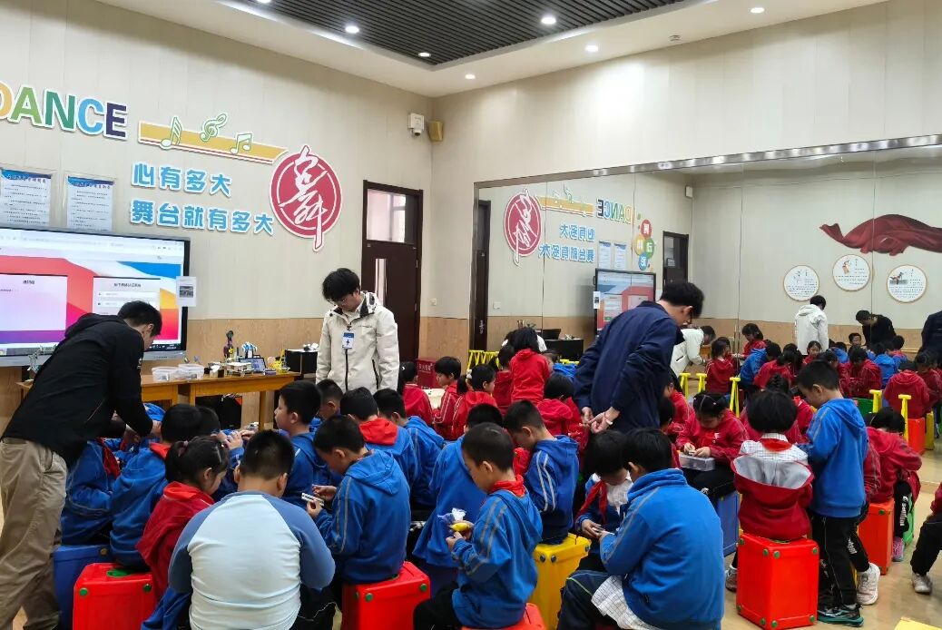 Cultivating a Bright Future: Class-Based Curriculum on AI Robotics