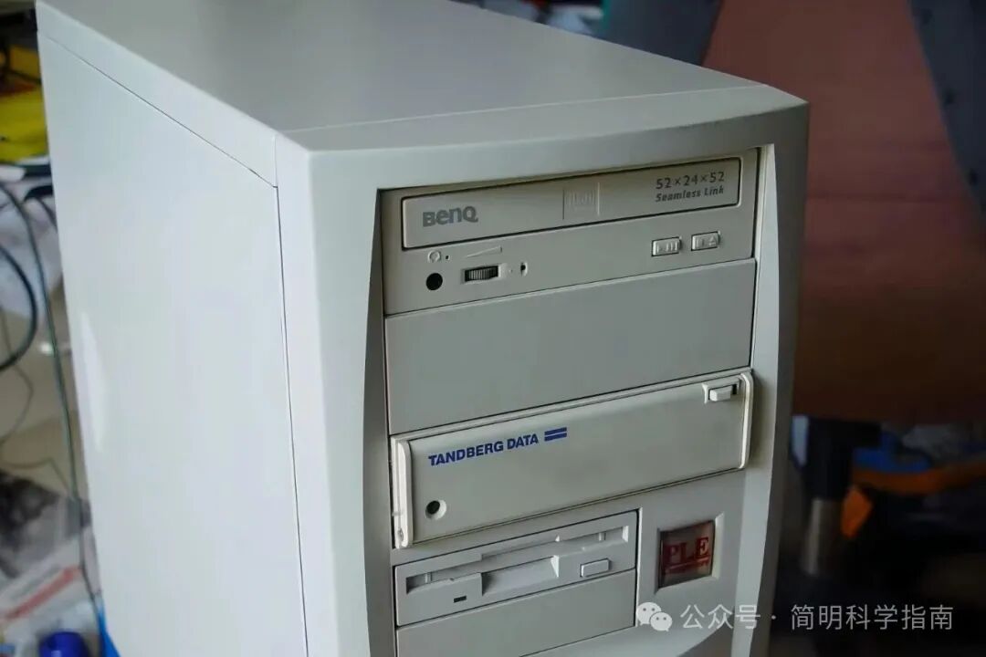 USB 3.0 is Fast, Yet Causes Wi-Fi Disconnections and Device Failures! The Truth Behind the Reluctance to Phase Out USB 2.0