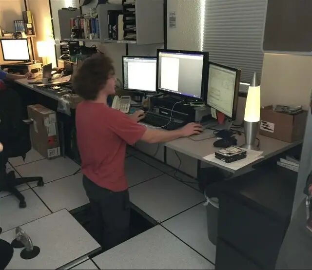 A Look at the Workspaces of Embedded Engineers