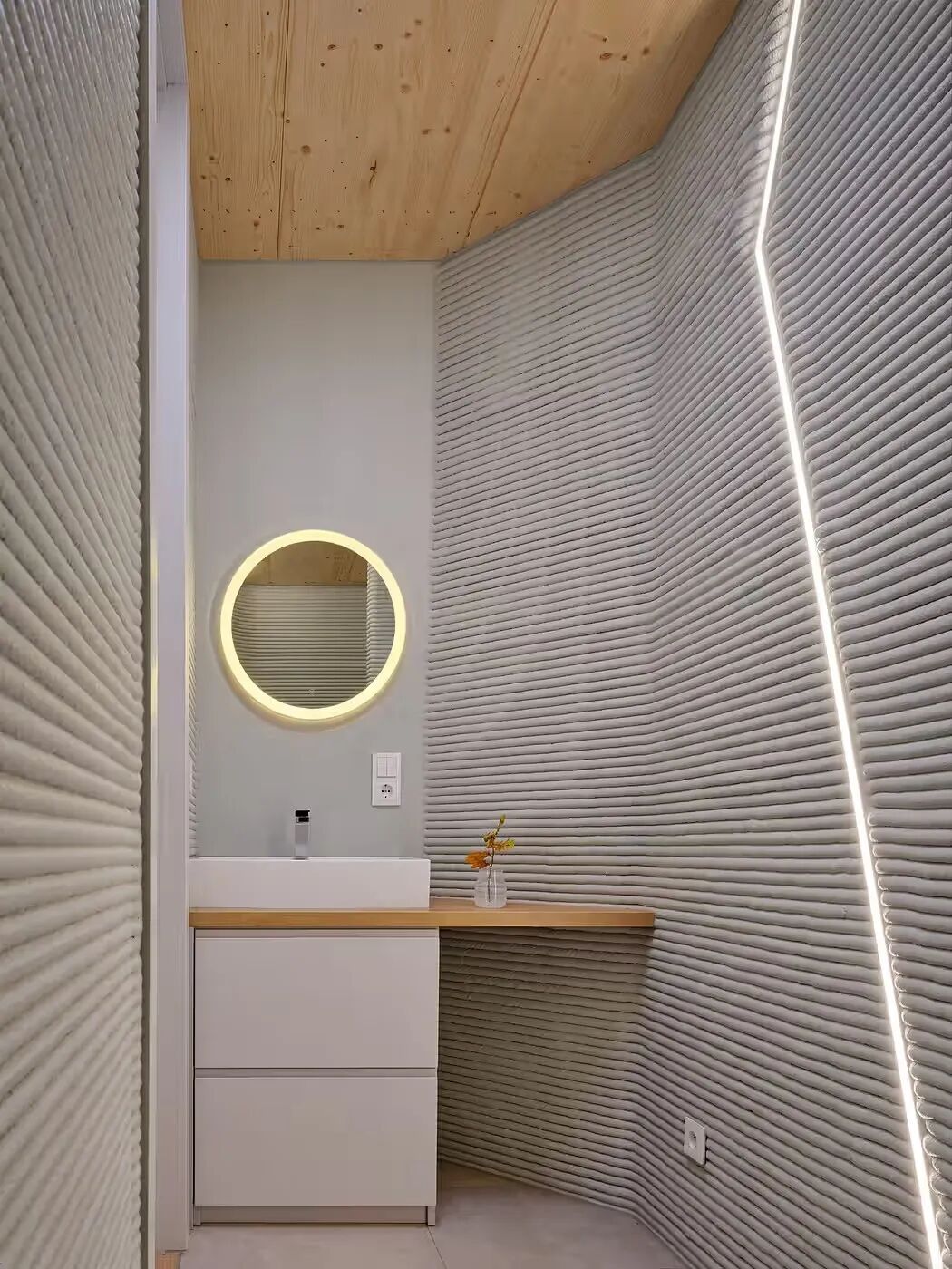 Tiny House LUX: Shaping Compact Housing with Innovative Construction Methods