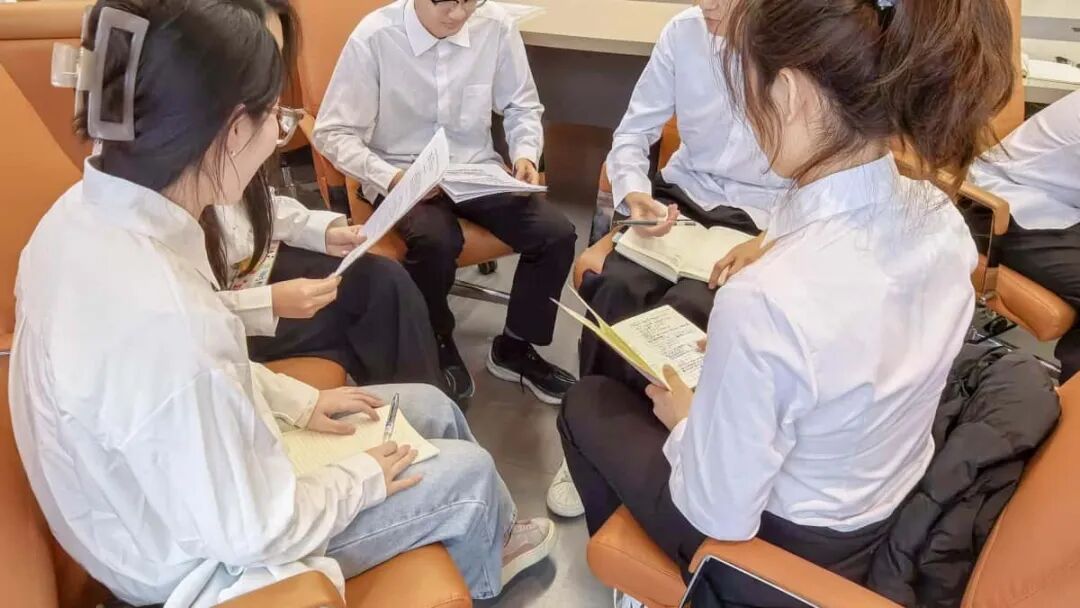 Decoding Campus Appeals with Python: Students at Jinzhong Information College Innovate Governance Solutions