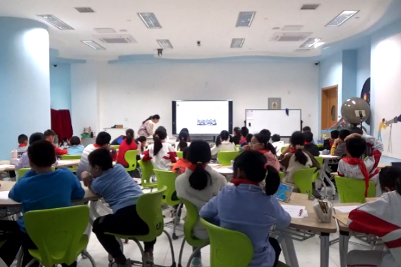 The Impact of Embedded Question Prompts on Students' Reflective Thinking and Learning Behaviors in AR Learning Environments