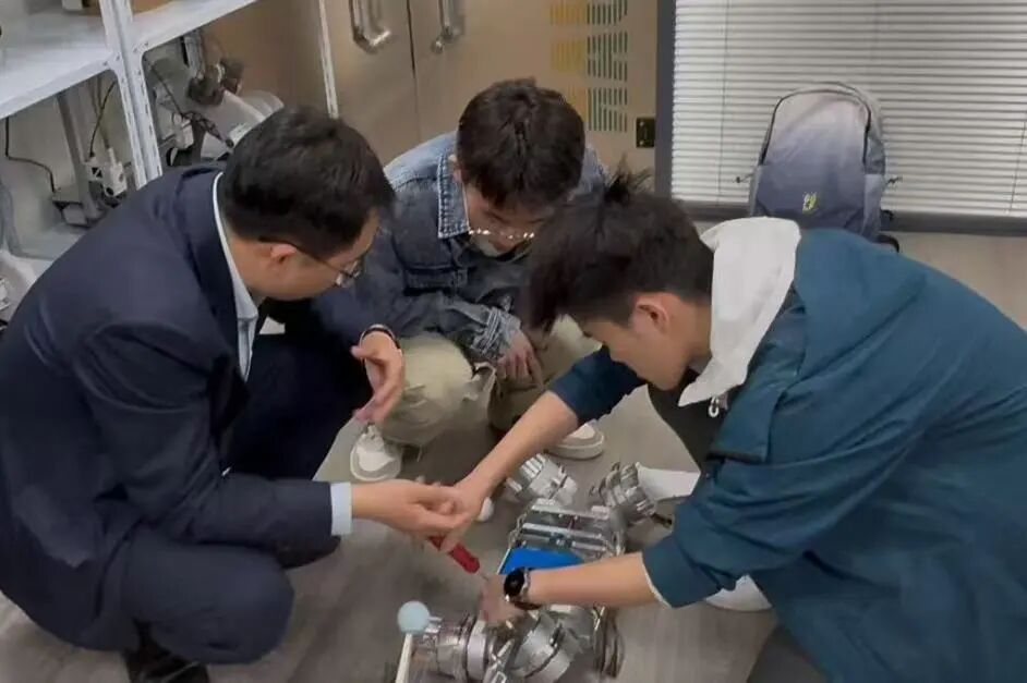 AI Innovation Robotics Team from Bochuan College Wins National Competition Awards