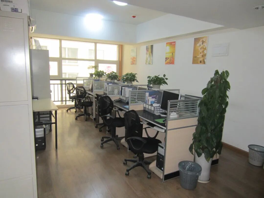 A Look at the Workspaces of Embedded Engineers