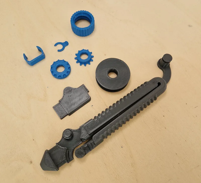 Soldering Enthusiasts, This Fully 3D Printed Solder Reel is Really Useful