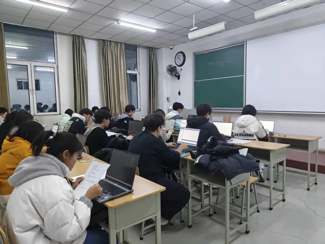College News | Successful Completion of C Language Learning Assessment by the Software College's Development Department