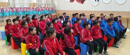 Cultivating a Bright Future: Class-Based Curriculum on AI Robotics