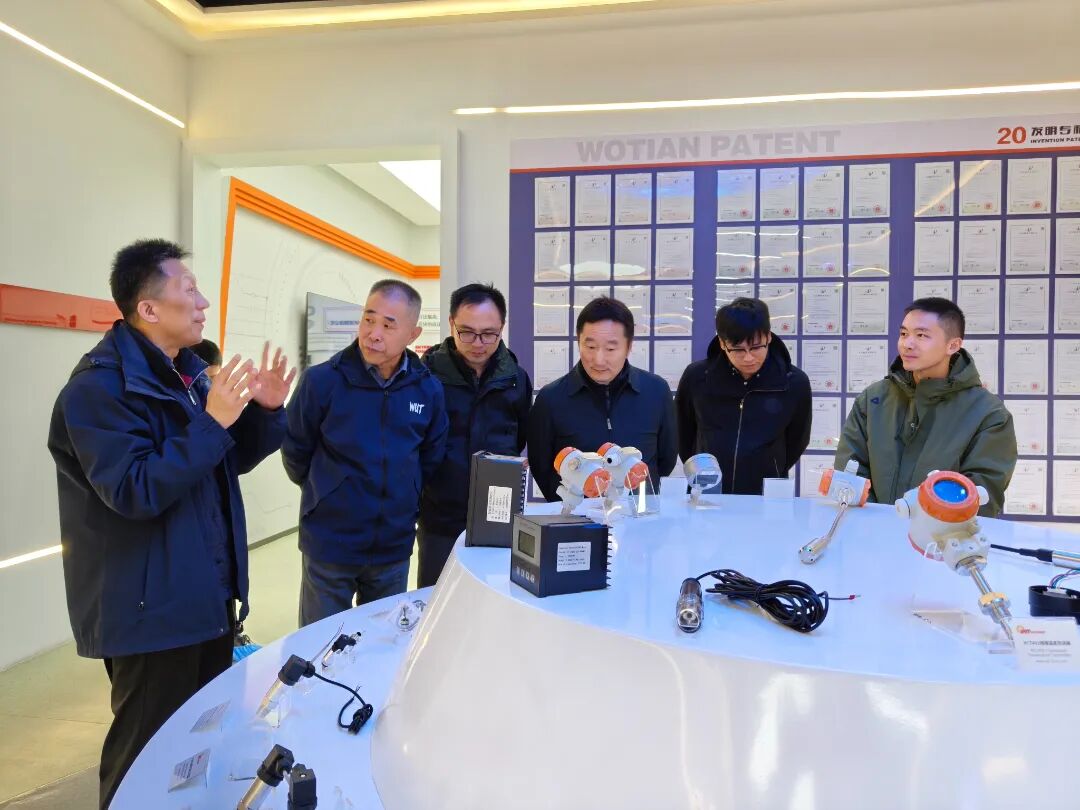 Small Sensors, Big Achievements: Visit to Nanjing Wotian Technology Co., Ltd. by the Nanjing Alumni Association of Wuhan University of Technology