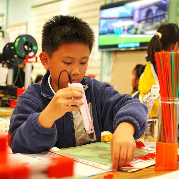 Decoding 3D Printing: Encountering an Intelligent Future