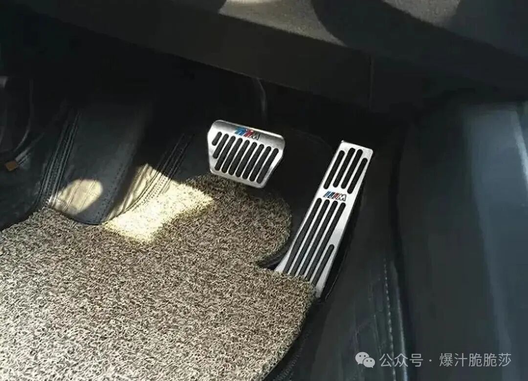 40°C in the Car: A Review of the 'Anti-Human' Designs in New Energy Vehicles!