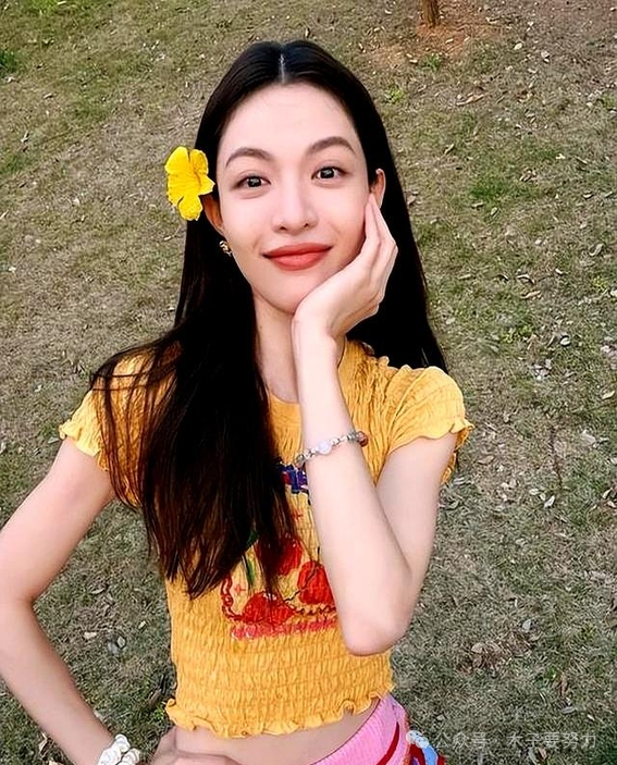Zhong Chuxi's Controversial Position at the Golden Rooster Awards: Witness Clarifies She Was Actually in the Second Row