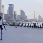Robot's Journey Across Provinces: From Suzhou to Shanghai, Setting a Guinness World Record for 100 Kilometers of Walking
