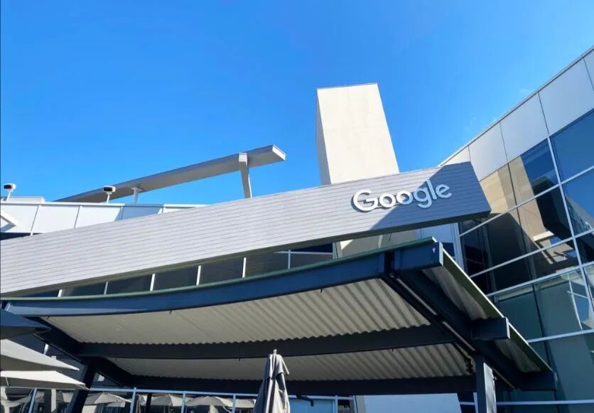 Global Chip Industry Shock! Google's TPU Chip Emerges, Conspiring with Meta for Major Moves! Nvidia's Market Value Plummets by 4 Trillion Yuan, Is Its "Moat" Breached? Jensen Huang Can't Sit Still!