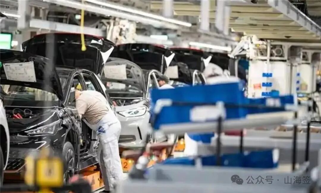 Chip Wars Tear Apart Nexperia, Global Automakers Rush for Chips