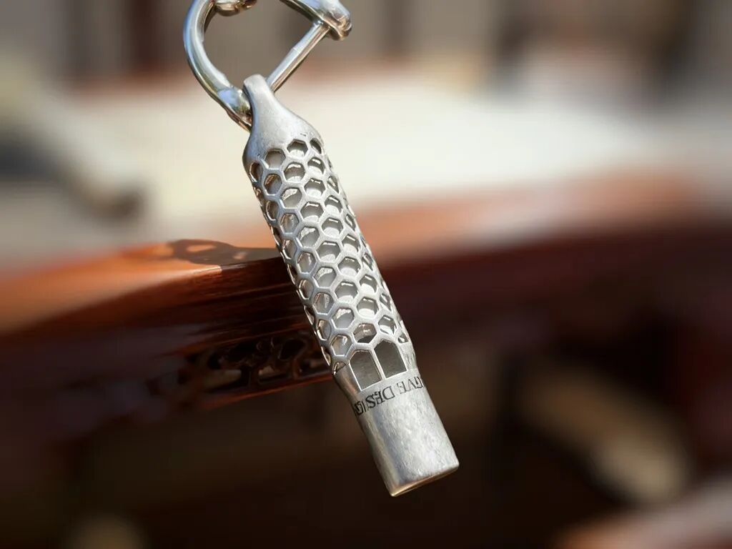 3D Printing with Apple-Origin Titanium Powder! FEGVE Titanium Alloy Keychain and Whistle Experience