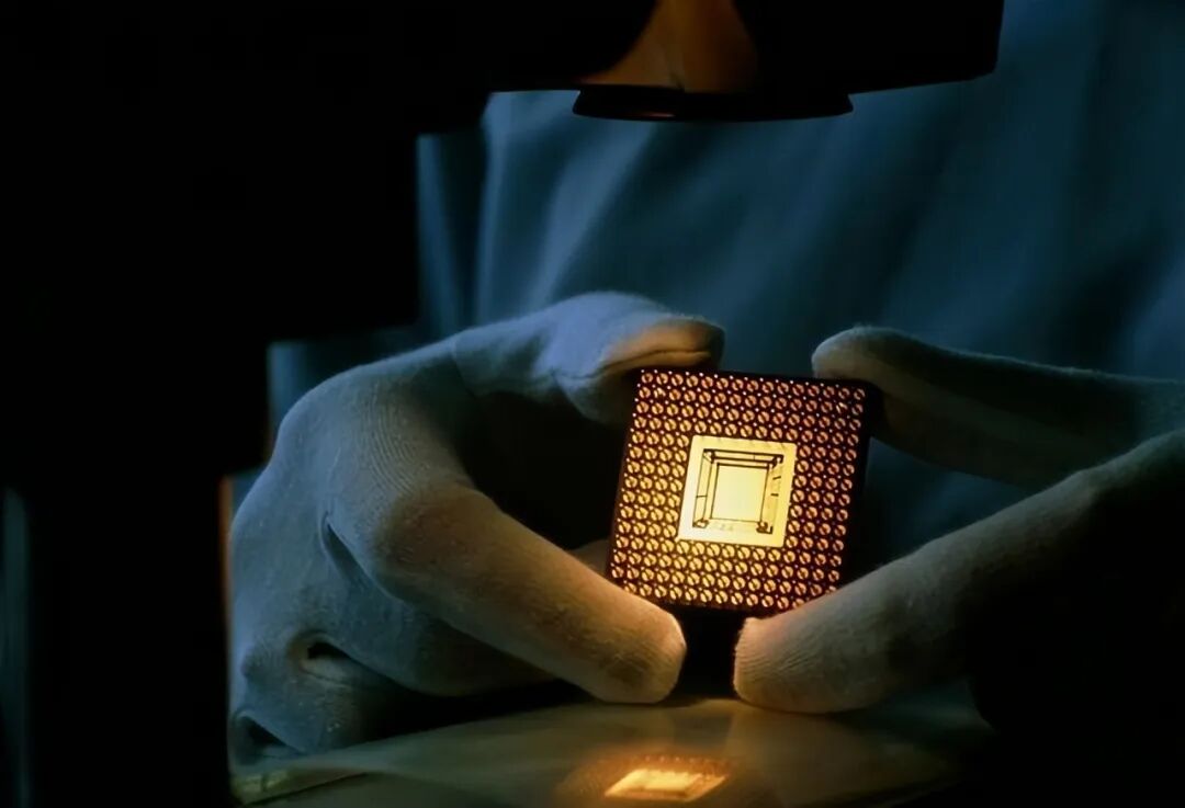 A 26.5% Plunge! Bill Gates Criticizes Chip Ban Again, Foreign Media: TSMC Has Betrayed