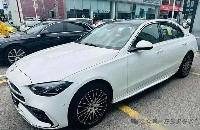 Mercedes-Benz C-Class Returns to 2.0T: Users Complain but Still Buy, Brand Truly Understands Consumer Psychology