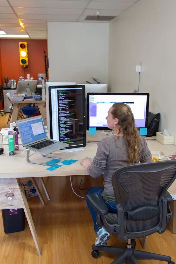 A Look at the Workspaces of Embedded Engineers