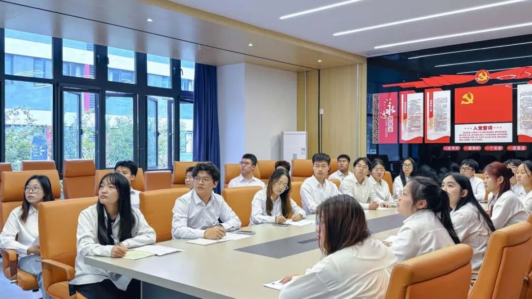 Decoding Campus Appeals with Python: Students at Jinzhong Information College Innovate Governance Solutions