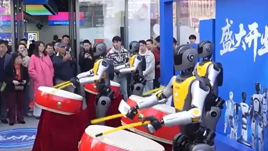 Robots Enter Commercial Circles? 4S and 7S Stores Make Their Debut, Future Life Beyond Imagination!