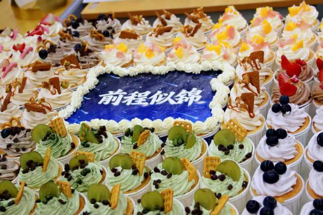 Student Showcase | Birthday 'Cool' Fun! This Time You Are in the Spotlight