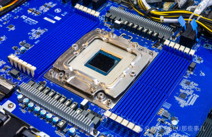 Gigabyte AmpereOne M Platform Arm Server R1A3-T40