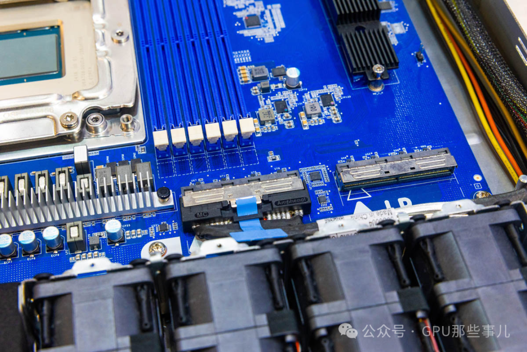 Gigabyte AmpereOne M Platform Arm Server R1A3-T40