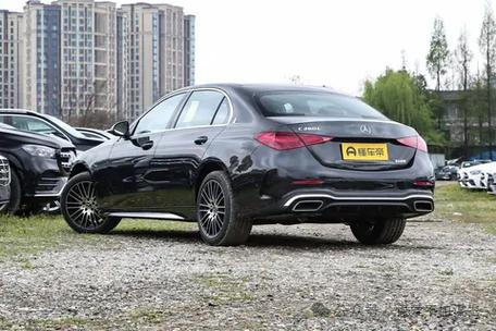 New Mercedes-Benz C-Class Revealed! 2.0T + 9AT Transmission, Does the BMW 3 Series Still Have an Edge?