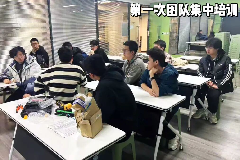 AI Innovation Robotics Team from Bochuan College Wins National Competition Awards