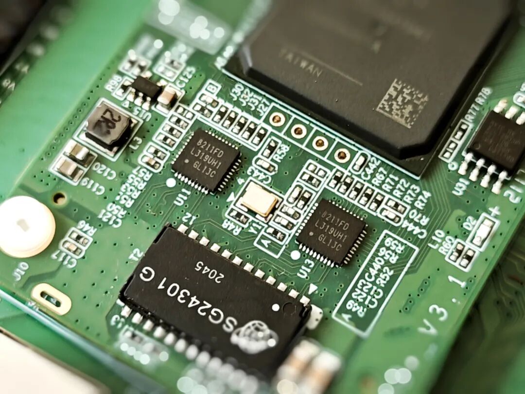Review of a Second-Hand FPGA Development Board: An Affordable Entry-Level FPGA Tool!