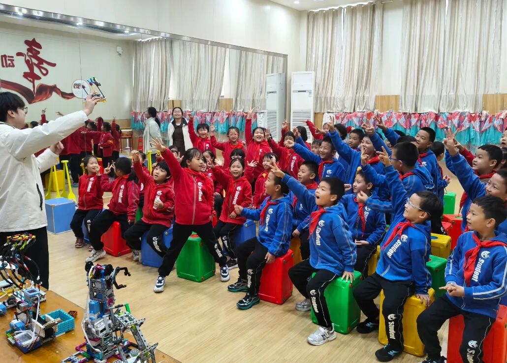 Cultivating a Bright Future: Class-Based Curriculum on AI Robotics