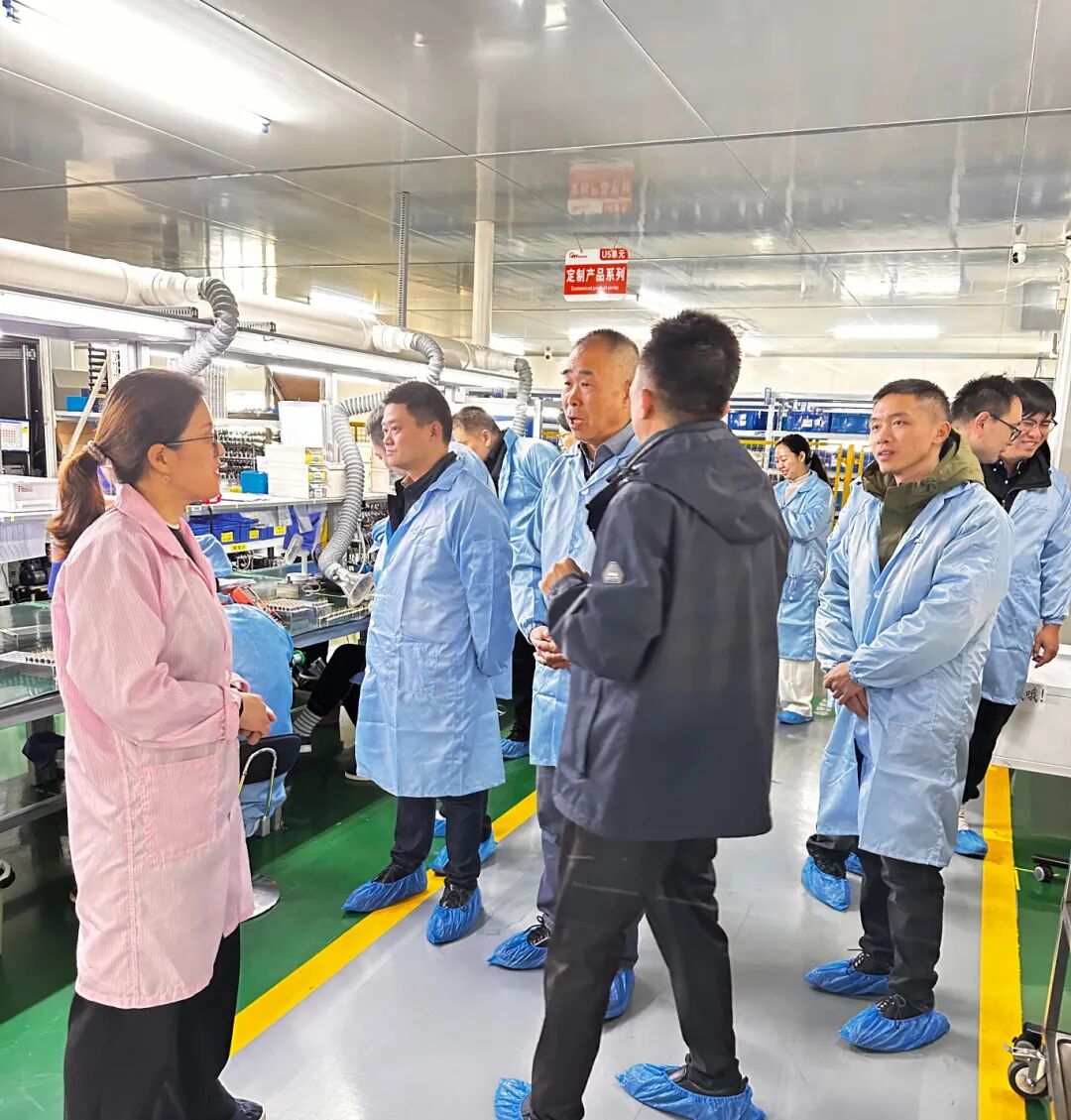 Small Sensors, Big Achievements: Visit to Nanjing Wotian Technology Co., Ltd. by the Nanjing Alumni Association of Wuhan University of Technology