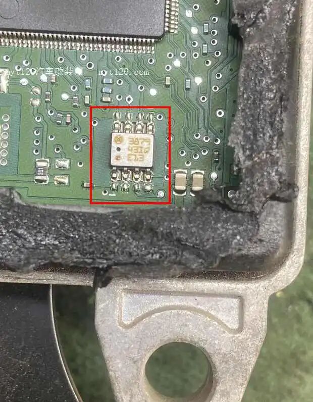 Replacing the Atmospheric Pressure Sensor on a 2020 Outlander After 100,000 Kilometers