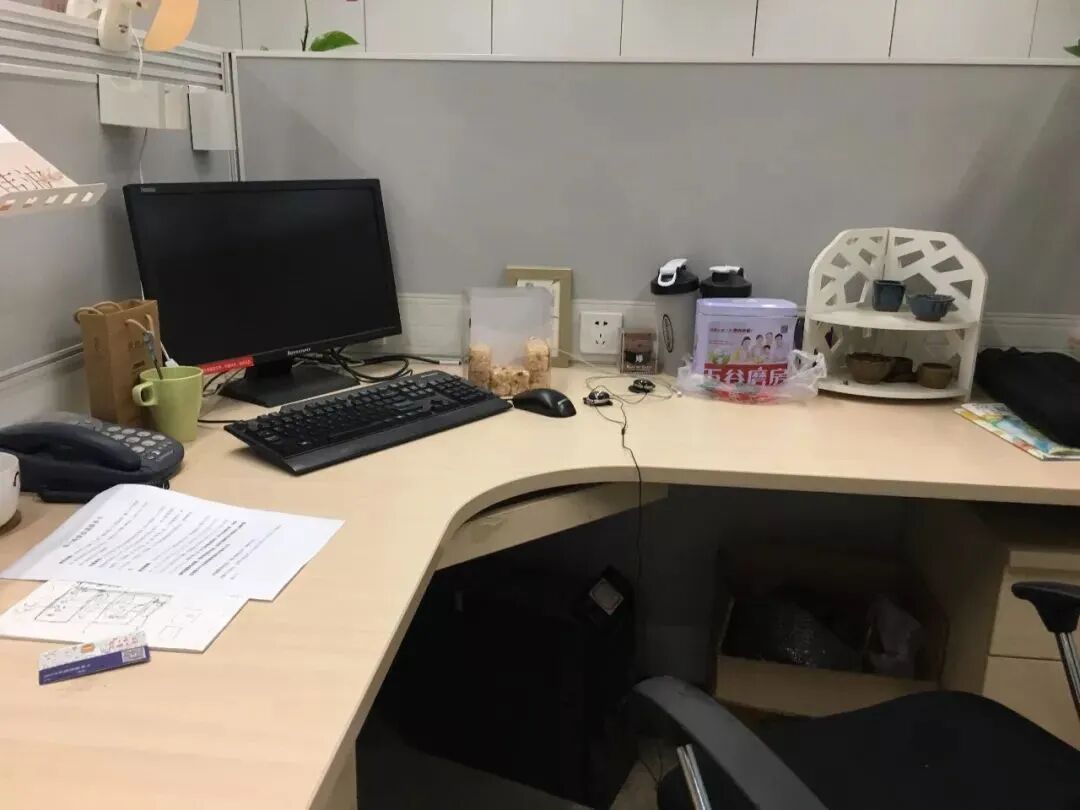 A Look at the Workspaces of Embedded Engineers